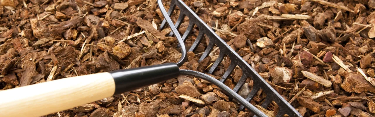 Pine Straw & Mulching